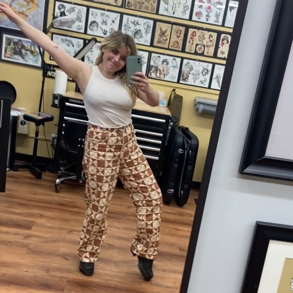 Lisa Says Gah High Waist Ankle Straight Leg Jeans Floral Quilt Toasted Pecan